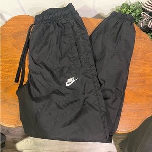 Nike men’s wind pant.